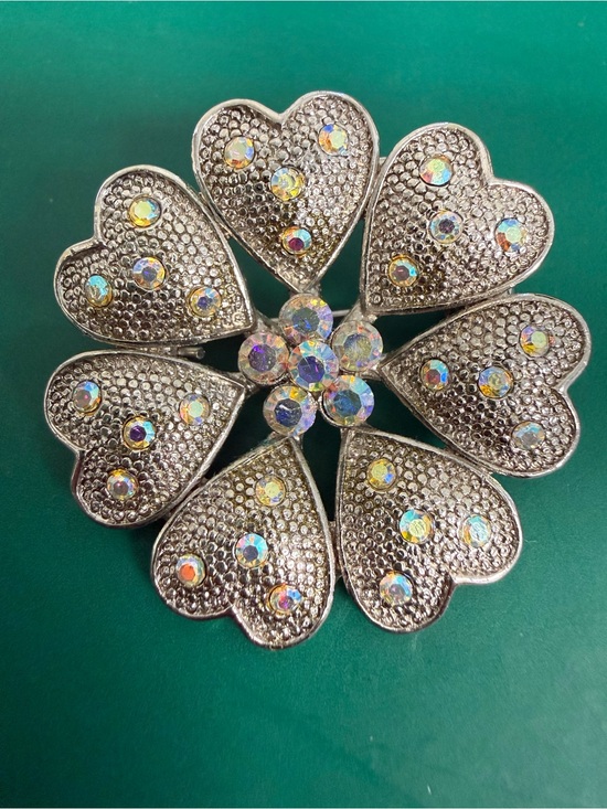 Jewelry - 1960s Seven Heart Aurora Borealis Rhinestone flower brooch